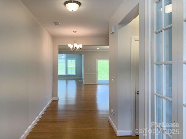 Building Photo - 6607 Wildbrook Dr