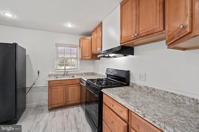 Building Photo - 7515 Pleasant Way