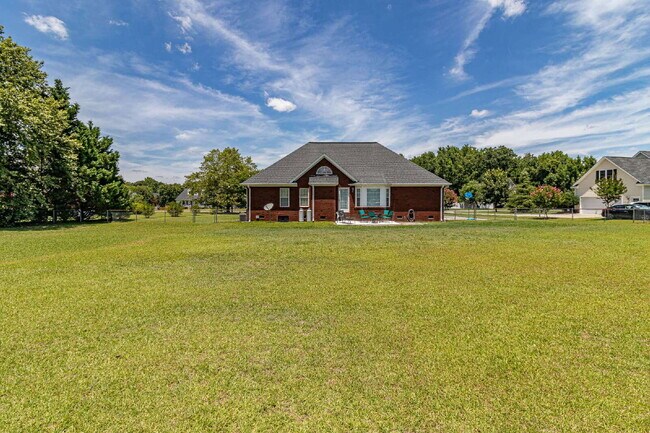 Building Photo - SPACIOUS Brick Home in Lane Tree (Goldsboro)! 3 Bedroom | 2 Bath w/ Bonus Room & 2-Car Garage