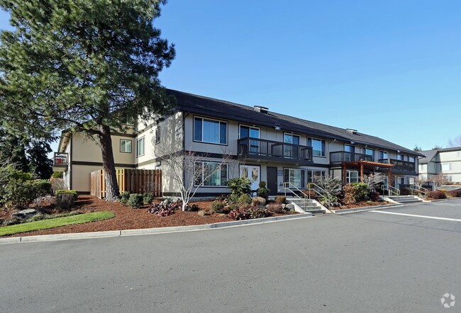 Building Photo - Carriage House