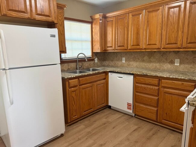 Building Photo - 2912 Cunningham Dr