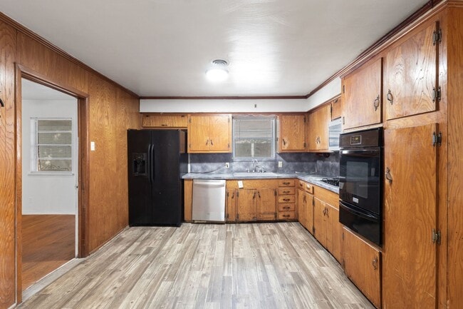 Building Photo - 8923 Jennie Lee Ln