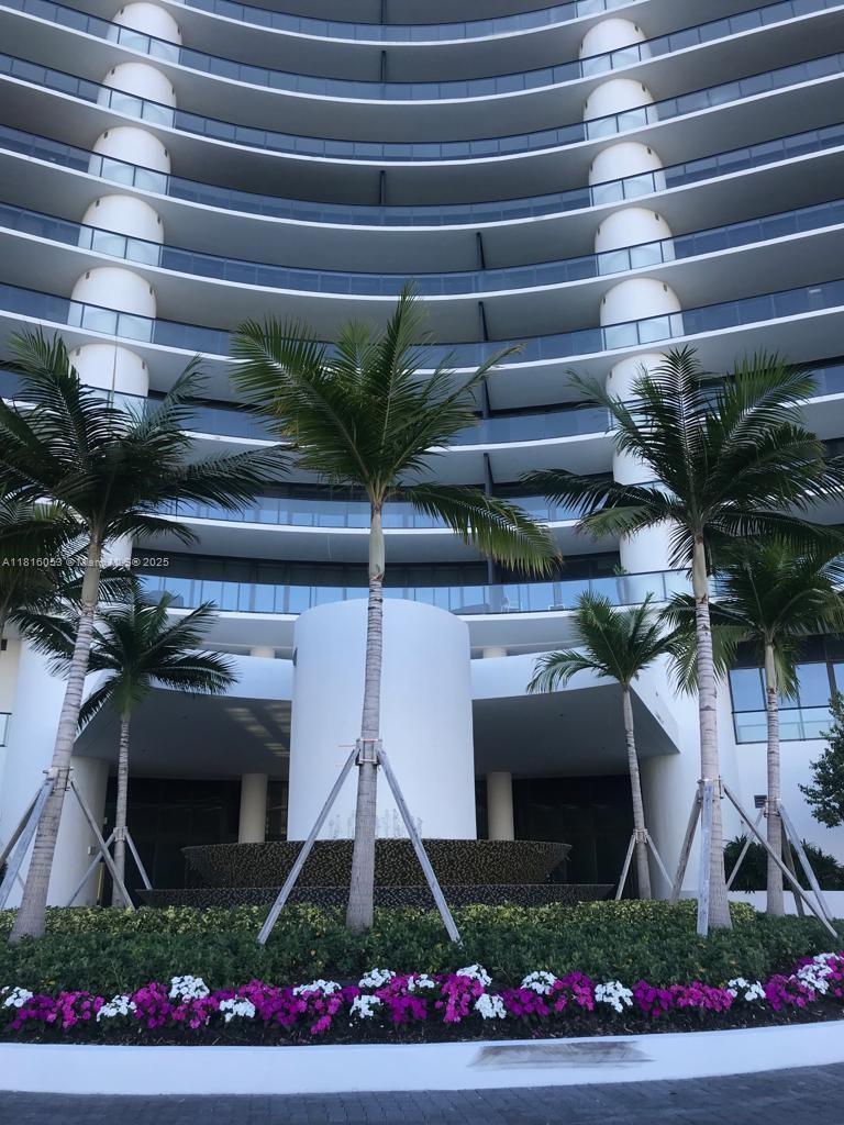 Building Photo - 5000 Island Estates Dr