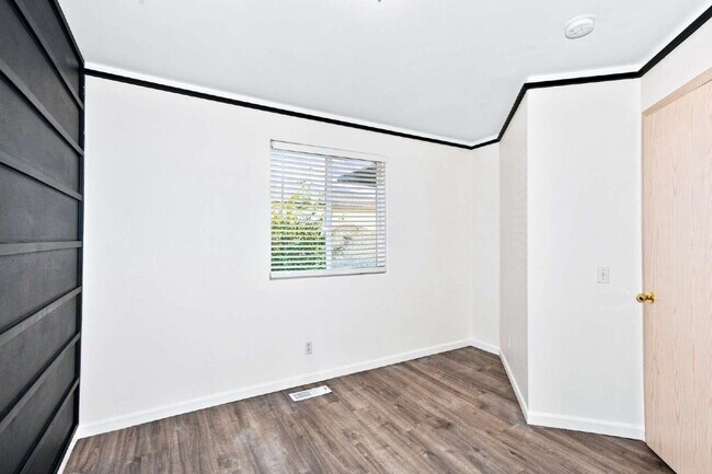 Building Photo - Freshly Updated 4BR Home with Fully Fenced Yard in Monroe- Available NOW for RENT!