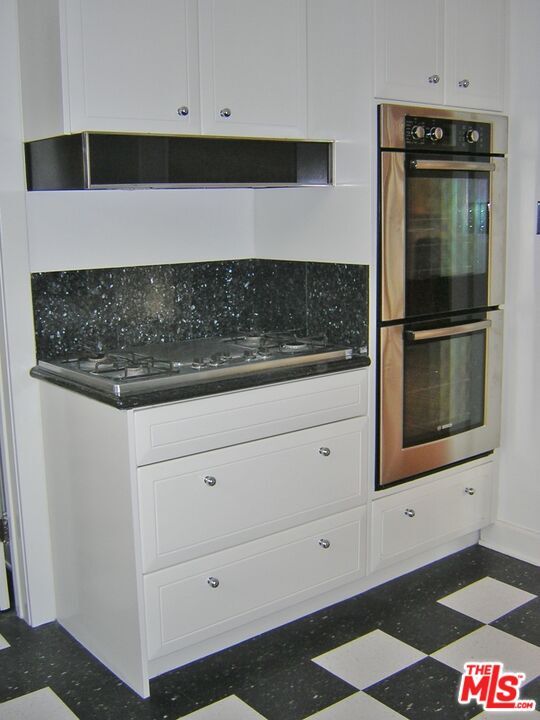 Building Photo - 914 Burnside Ave