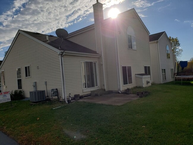 Building Photo - Updated 3 bd 2.5 ba updated home