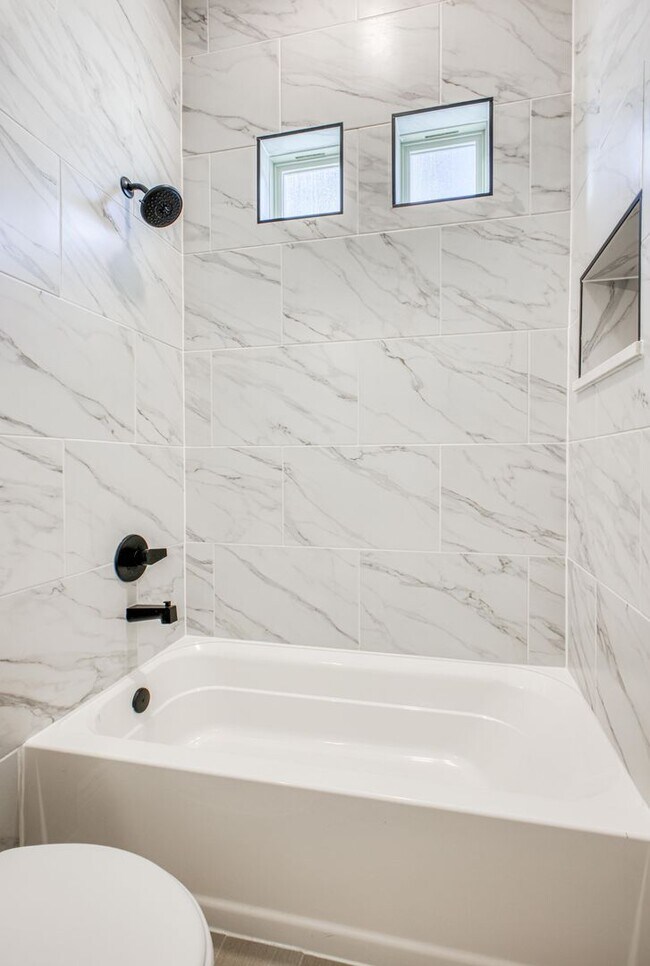 Building Photo - Beautiful East side House 4 bed-2.5 baths, part of The Club that includes Swimming Pool, Gym, Ten...