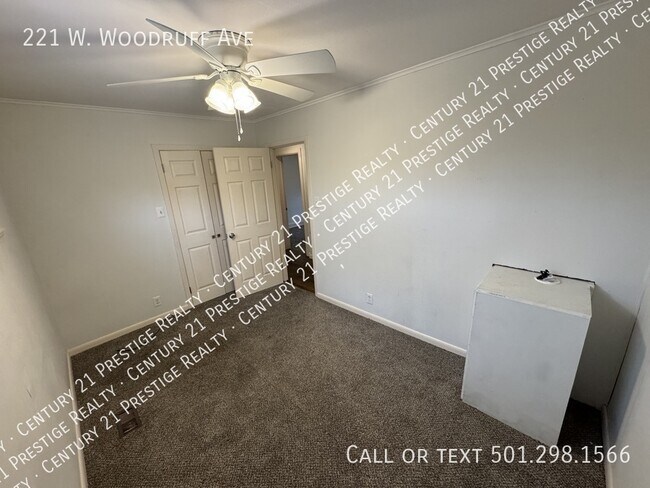 Building Photo - 221 W Woodruff Ave