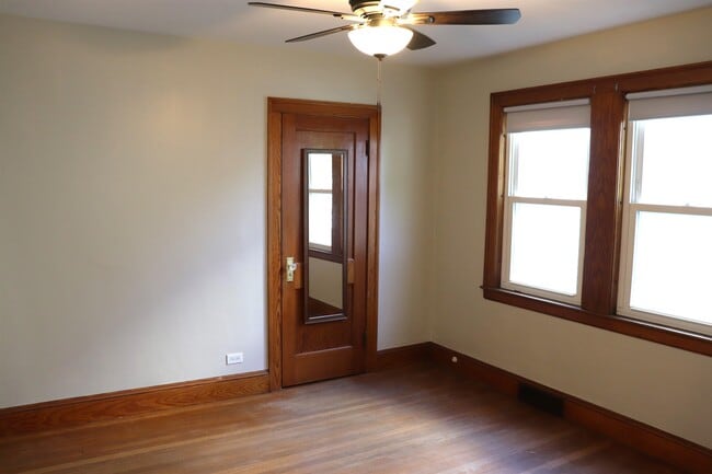 Building Photo - 32 Gilman St