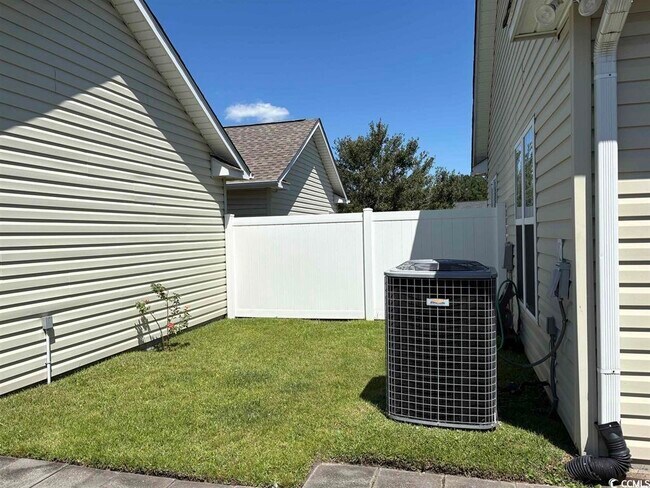 Building Photo - 991 Wrigley Dr