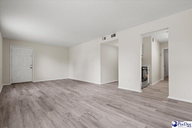 Building Photo - 319 Revell Dr