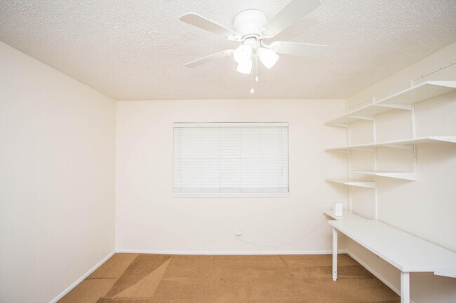 Building Photo - 1407 Elkhart Ave