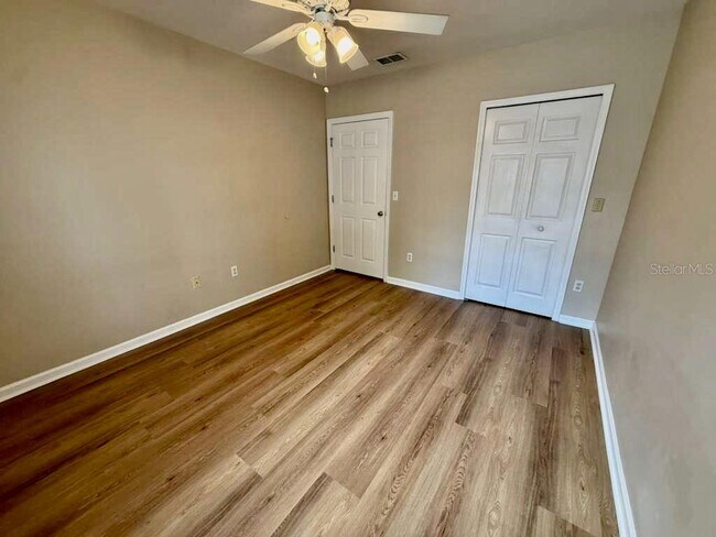 Building Photo - 4332 S Kirkman Rd