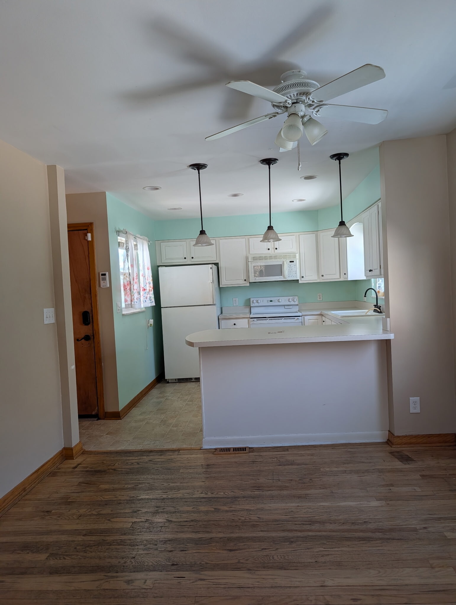 Building Photo - 5243 Conklin Dr