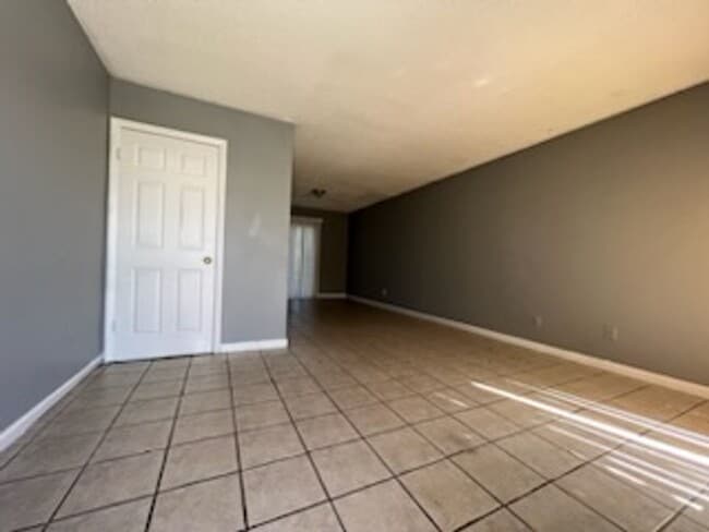 Building Photo - 3401 Ave R NW