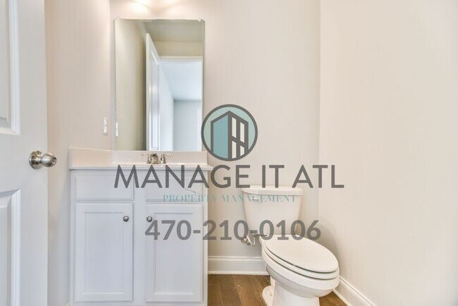 Building Photo - Great location! Elegant Townhome in Doraville