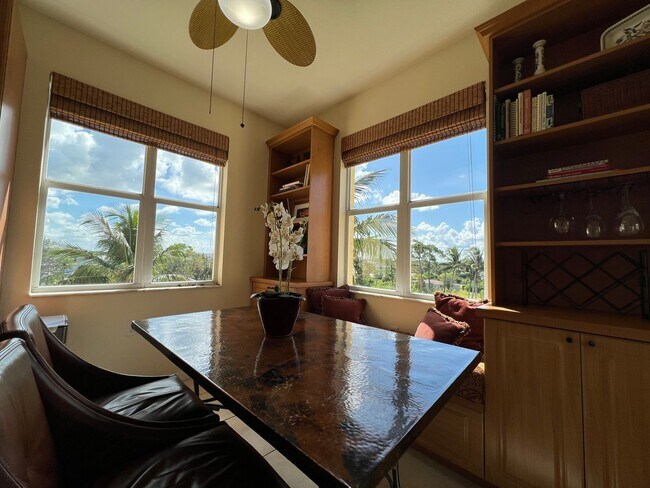 Building Photo - Furnished/Short Term Rental ** Available 9...