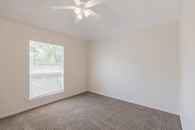 Building Photo - 5834 Spring Square