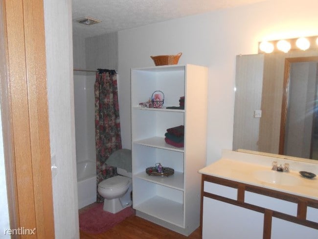 Building Photo - 3450 Brooke Colony Dr