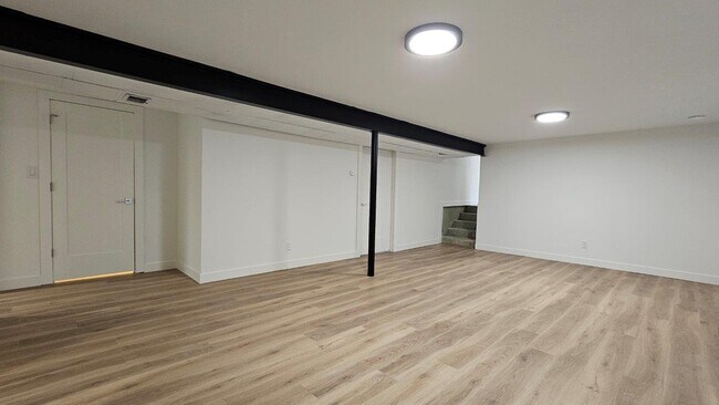 Building Photo - 2002 Woodlea Dr