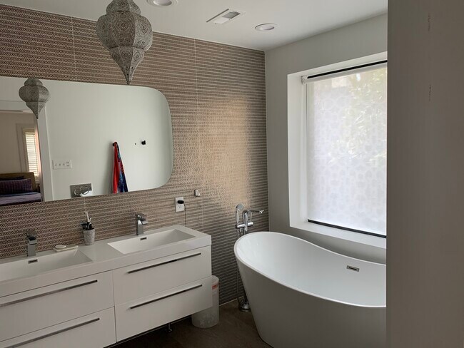 Building Photo - 4214 50th St NW