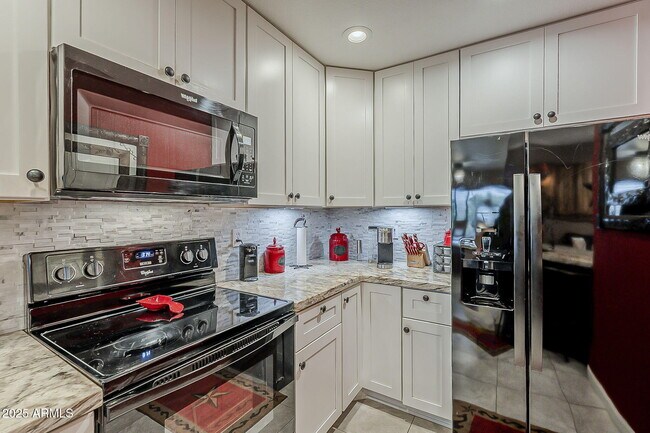 Building Photo - 15205 N Ivory Dr