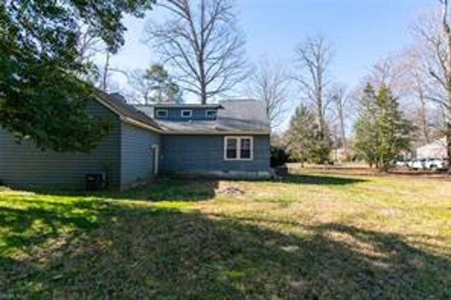Building Photo - Call Sabrina at 757-767-0767 for more information