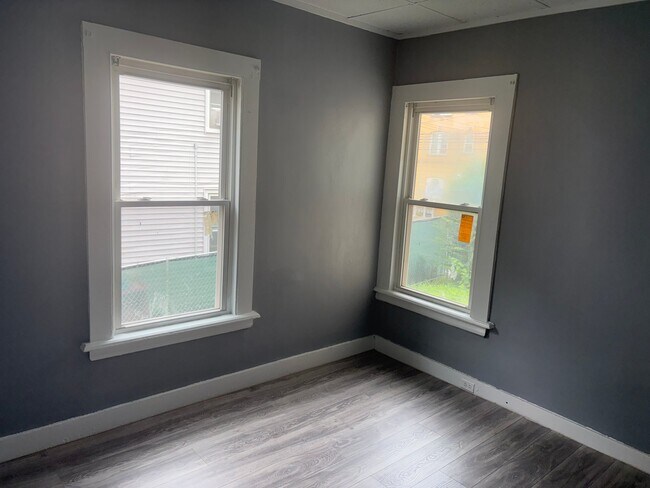 Building Photo - 563 East St