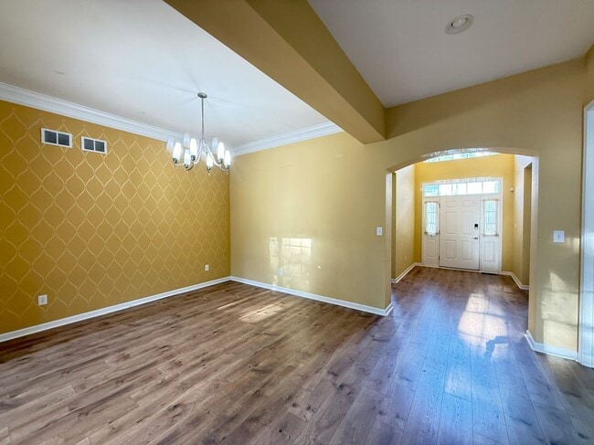 Building Photo - 3145 Pine Valley Way