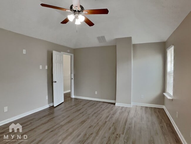 Building Photo - 3302 Summer Brooke Ln