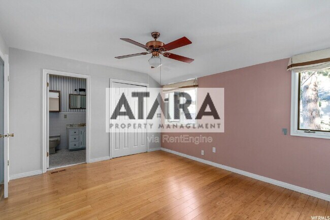 Building Photo - 1577 E Tomahawk Dr