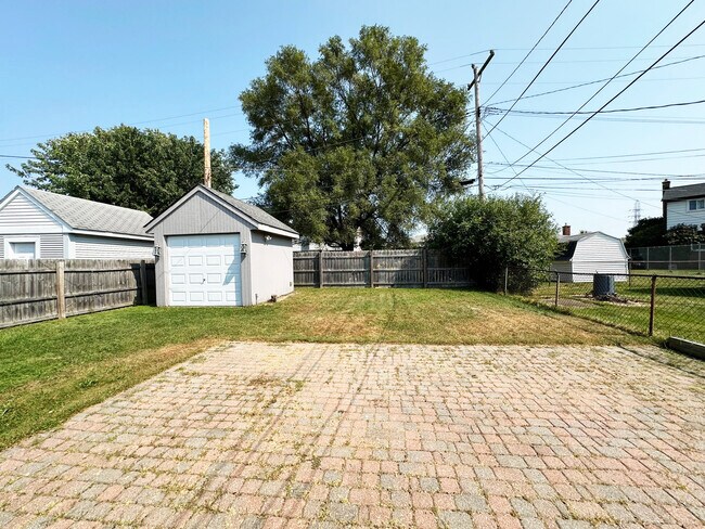 Building Photo - 30486 Townley St