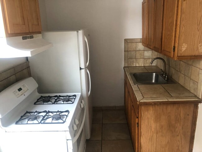 Building Photo - 124 Parrott Pl