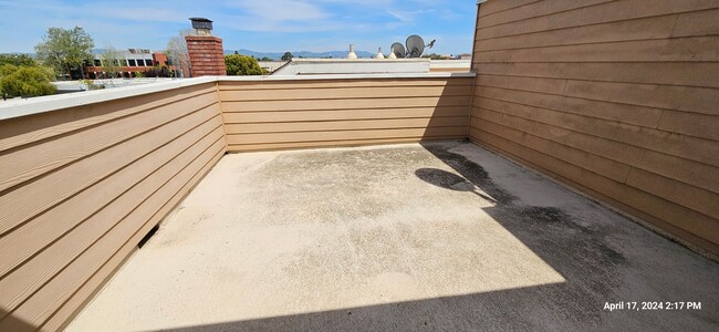 Building Photo - Centrally Located Village Green Two Story ...