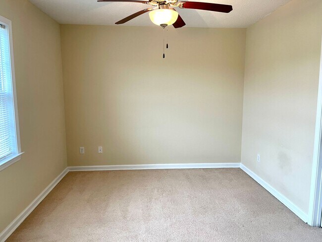 Building Photo - Charming 2BR Townhome Minutes from Hwy 172 Back Gate