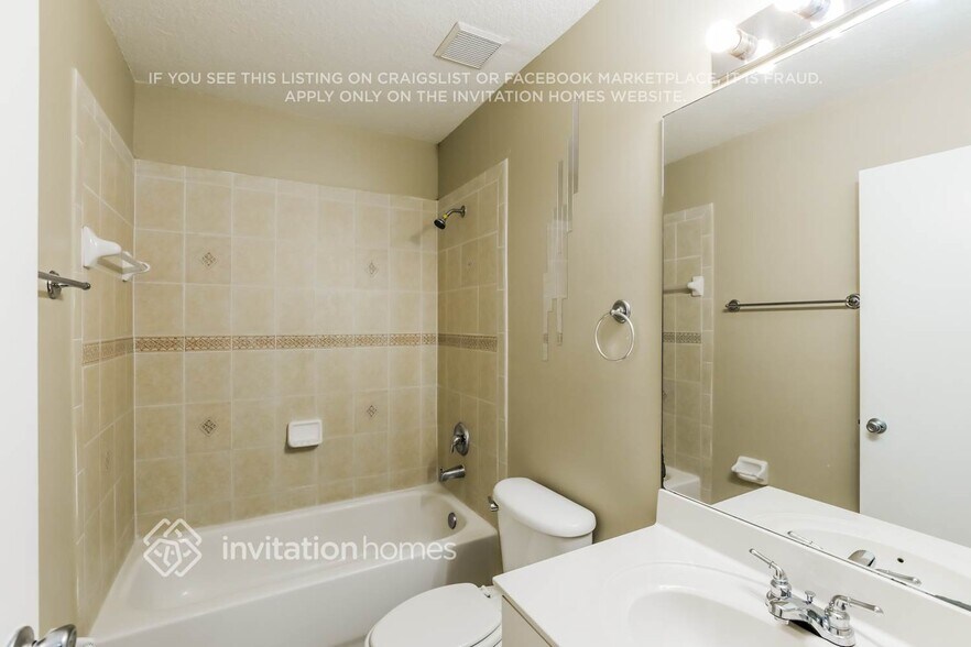 Building Photo - 5937 SW 163rd Ave