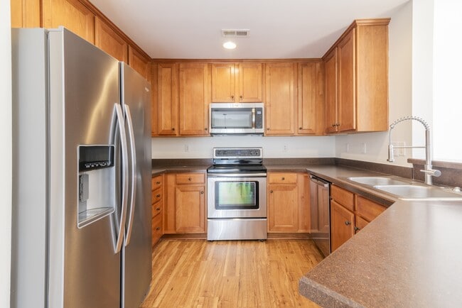 Building Photo - 18457 Streamline Ct