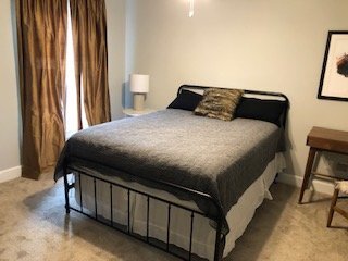 Building Photo - Modern 3-Bedroom Condo with Modern Eleganc...