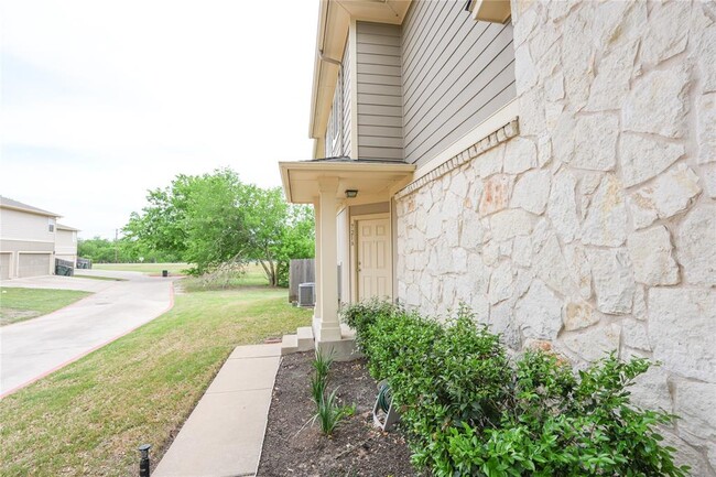 Building Photo - 721 Jane Austen Trail