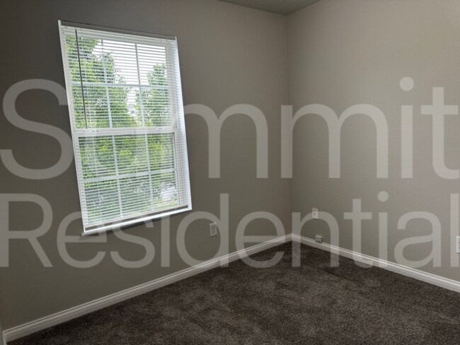 Building Photo - 2360 Cade Ct