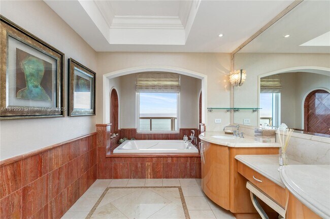 Building Photo - 17875 Collins Ave