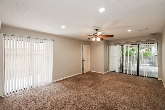 Building Photo - 334 Cypresswood Dr