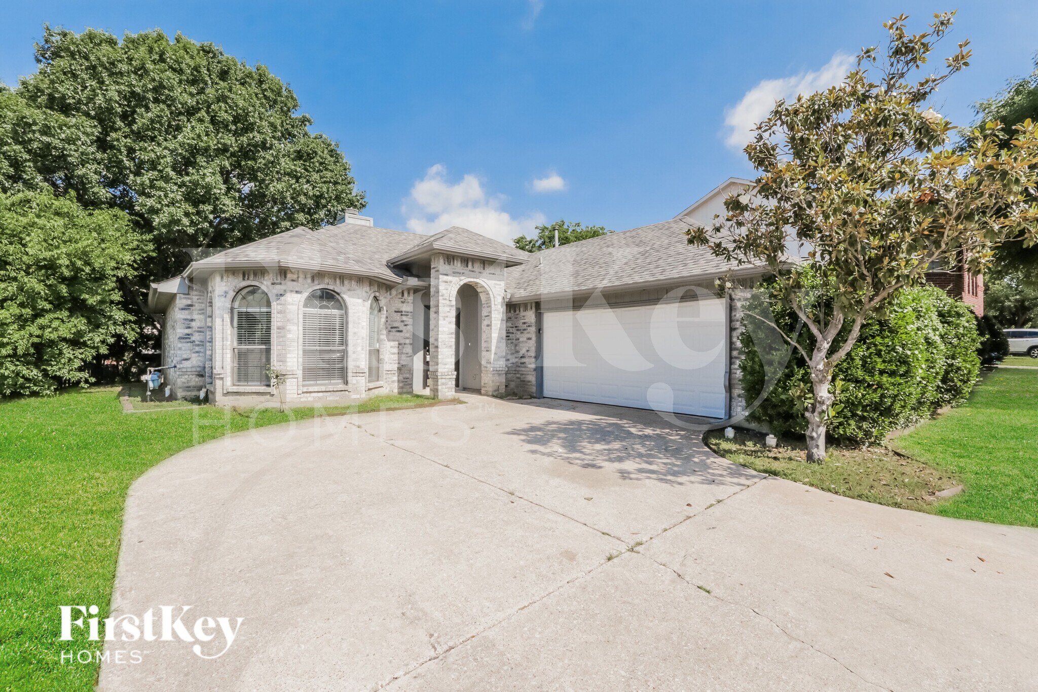 Building Photo - 701 Long Hill Ct