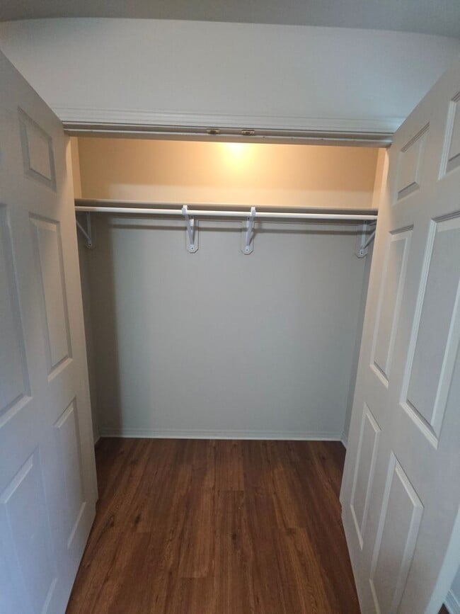 Building Photo - 224 E N St