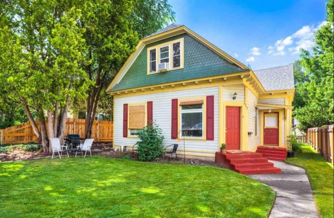 Building Photo - 617 E Krall St