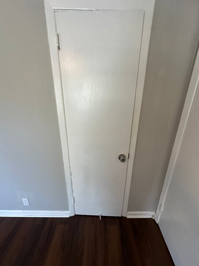 Building Photo - 308 Sinclair Ave