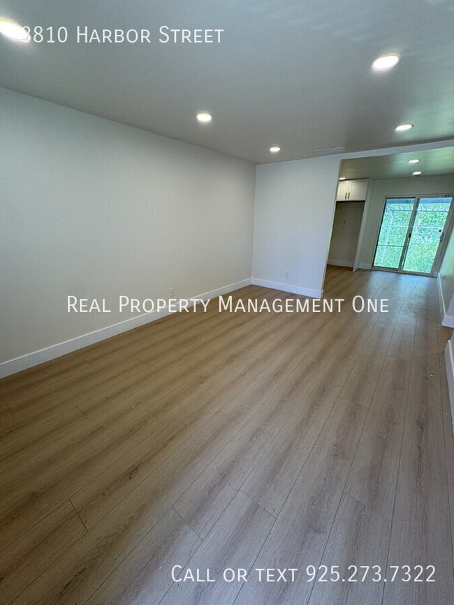 Building Photo - 3810 Harbor St