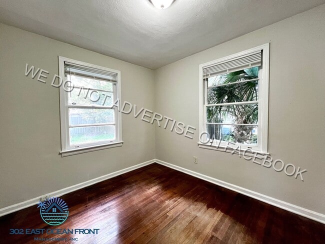 Building Photo - Charming 3 bedroom / 2 bathroom house now available for rent!