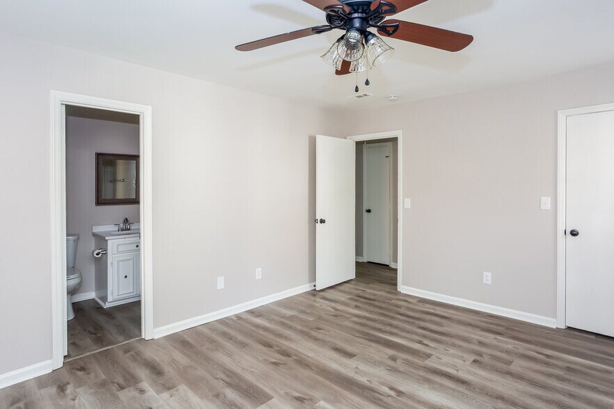 Building Photo - 10119 Grand Junction Rd