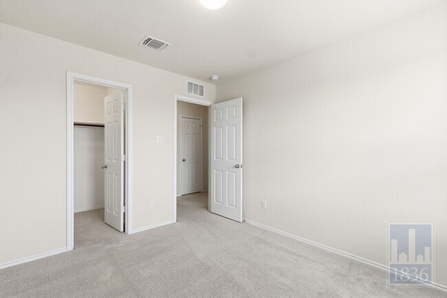 Building Photo - 113 Zuma Dr